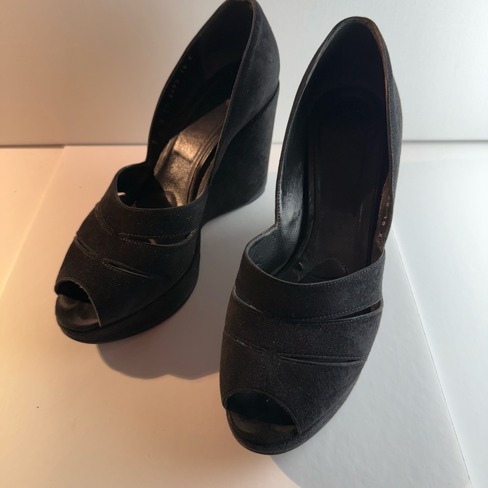 Robert Clergerie Black Suede Peep Toe Suede Wedge Heels
